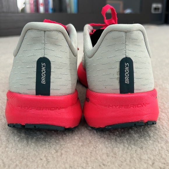 Women’s Brooks Hyperion Tempp 8.5 - Picture 3 of 9